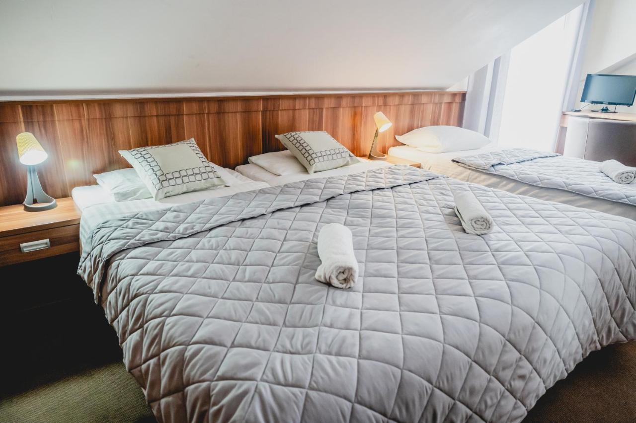 Hotel Nad Morzem- Art-Pension Świerzno Buitenkant foto