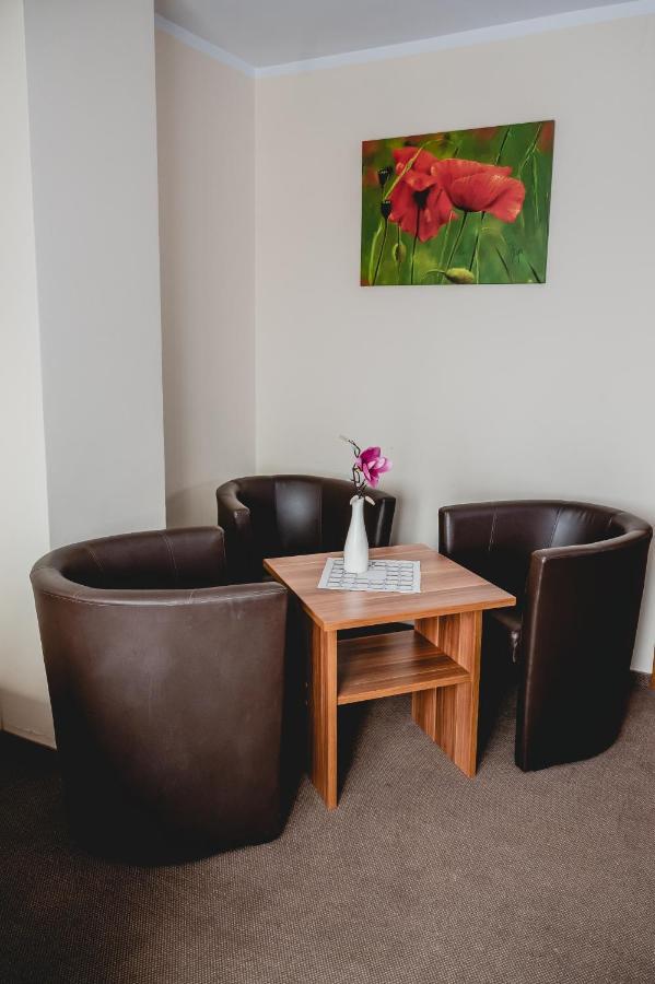 Hotel Nad Morzem- Art-Pension Świerzno Buitenkant foto